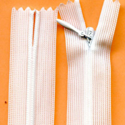 Invisible Zipper 70 cm white