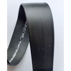 Užlyginta klijuota odinė juostelė 20 mm juoda/1 m