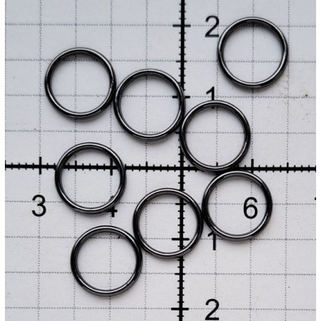 Žiedeliai petnešėlėms metaliniai 8 mm juodo nikelio (gun metal) sp., be nikelio/2 vnt.