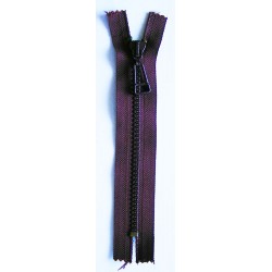 Plastikinis užtrauktukas P60 16 cm ilgio, spalva T49 - bordo