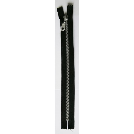 Plastikinis užtrauktukas P60 25 cm ilgio, spalva T11 - juoda su sidabriniais dantukais