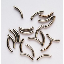 Metallic curved bugles 1.5x8 mm, silver/20 pcs.