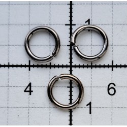 Žiedas iš plieninės vielos 6/1.6mm juodas nikelis/25 vnt.