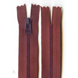 Plastikinis užtrauktukas P40, 16 cm ilgio, spalva T49 - ruda/1vnt.