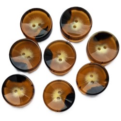 Plastikinė 2-jų skylučių saga, 23 mm/1vnt.