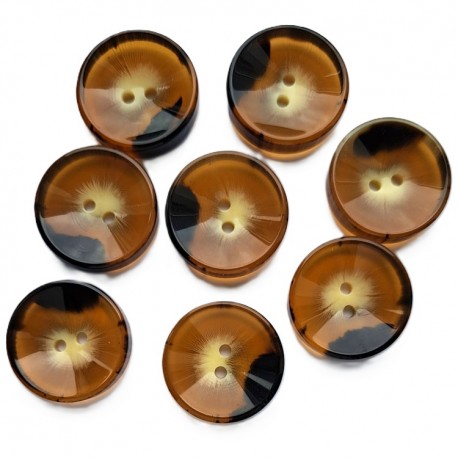 Plastikinė 2-jų skylučių saga, 23 mm/1vnt.